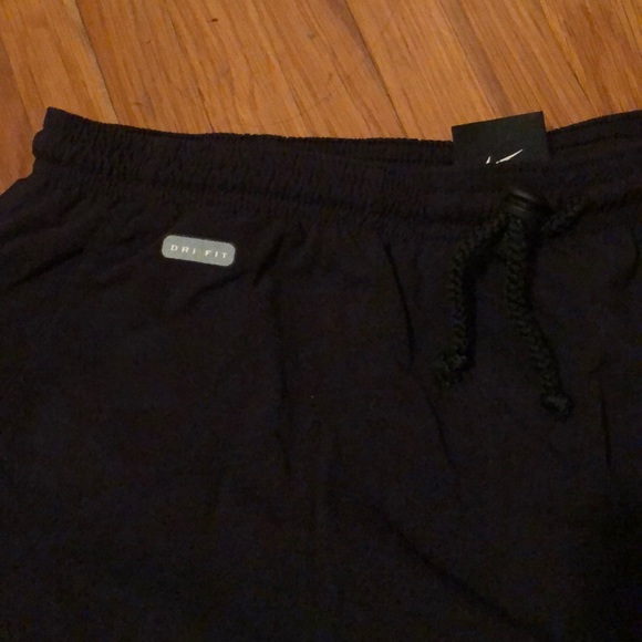 Nike ACG Padded Cycling Shorts - Picture 3 of 5